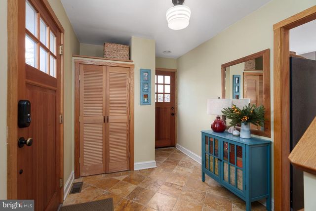 69 LEAVITT LN, Princeton, NJ 08540
