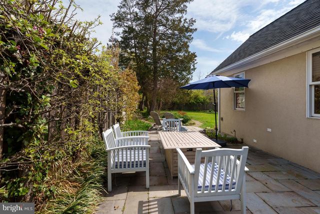 69 LEAVITT LN, Princeton, NJ 08540