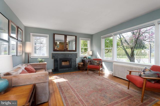 69 LEAVITT LN, Princeton, NJ 08540