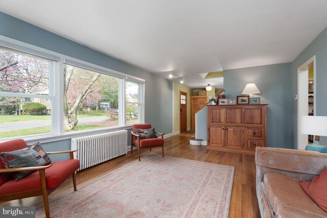 69 LEAVITT LN, Princeton, NJ 08540