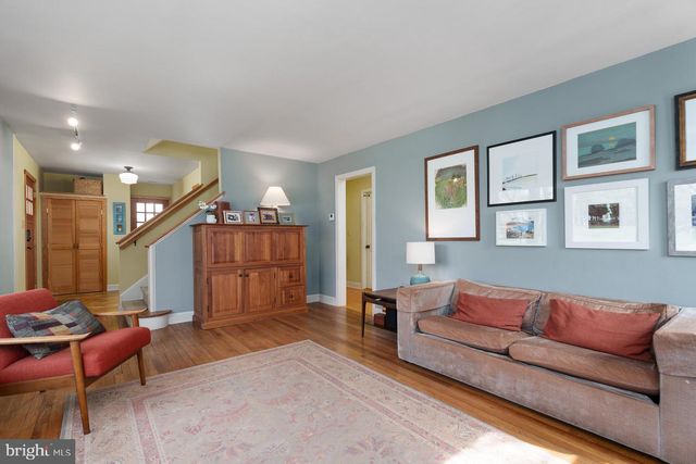 69 LEAVITT LN, Princeton, NJ 08540