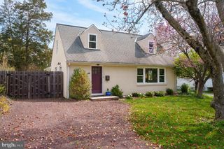 69 LEAVITT LN, Princeton, NJ 08540