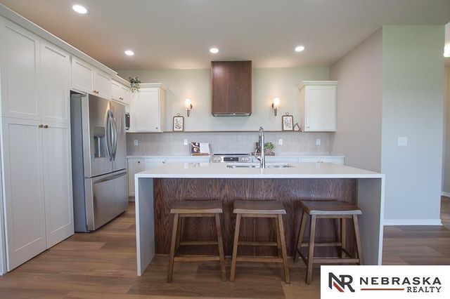 9400 Dalton Drive, Lincoln, NE 68516