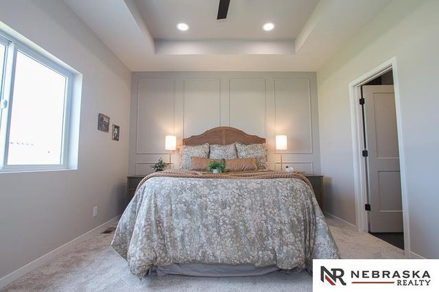 9400 Dalton Drive, Lincoln, NE 68516