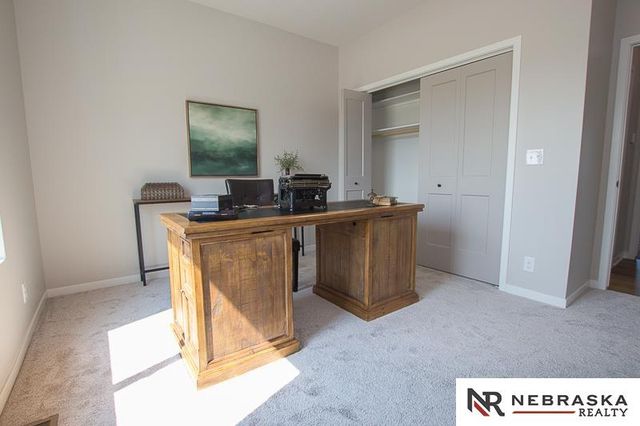 9400 Dalton Drive, Lincoln, NE 68516