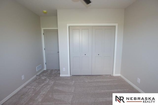 9400 Dalton Drive, Lincoln, NE 68516