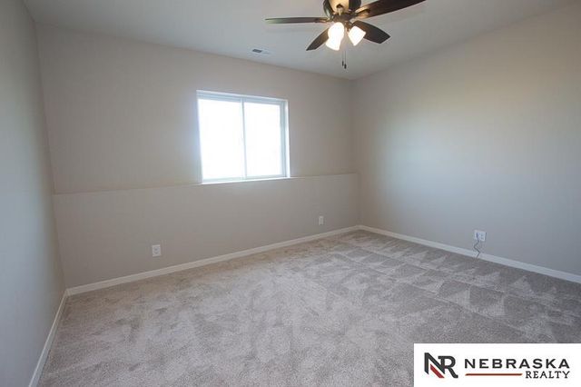 9400 Dalton Drive, Lincoln, NE 68516