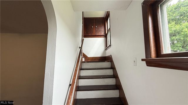 987 Boone Street, Akron, OH 44306