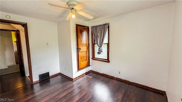 987 Boone Street, Akron, OH 44306