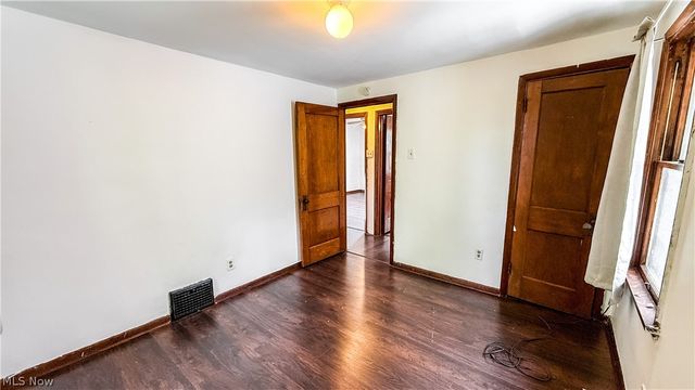 987 Boone Street, Akron, OH 44306