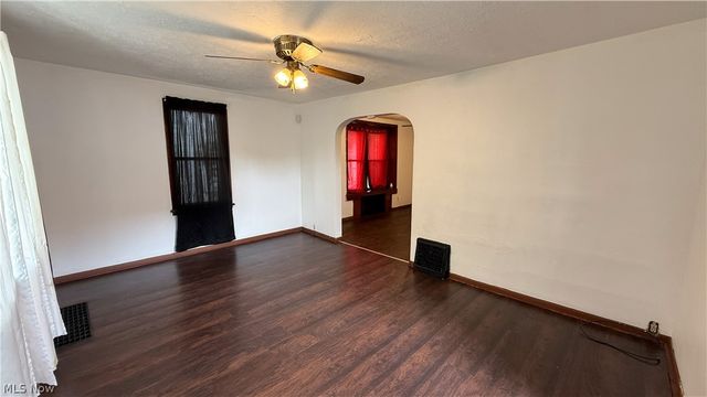 987 Boone Street, Akron, OH 44306