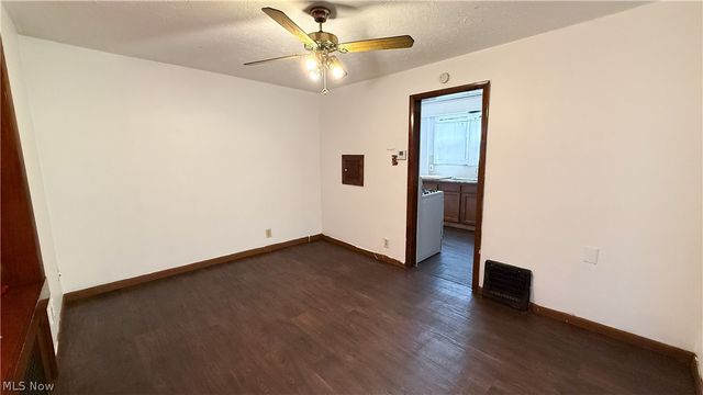 987 Boone Street, Akron, OH 44306