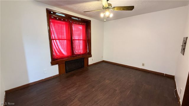 987 Boone Street, Akron, OH 44306