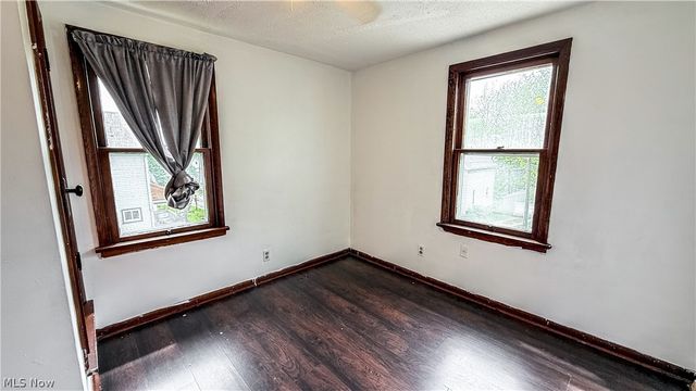987 Boone Street, Akron, OH 44306