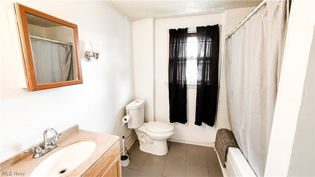 987 Boone Street, Akron, OH 44306
