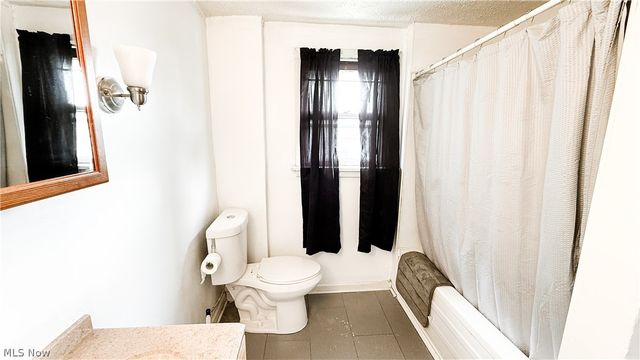 987 Boone Street, Akron, OH 44306