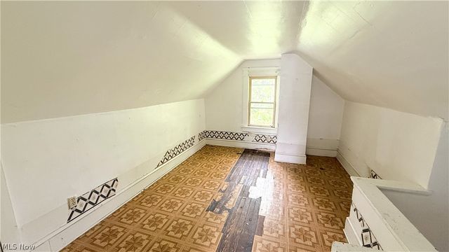 987 Boone Street, Akron, OH 44306