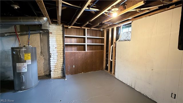 987 Boone Street, Akron, OH 44306