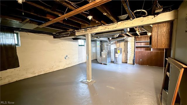 987 Boone Street, Akron, OH 44306