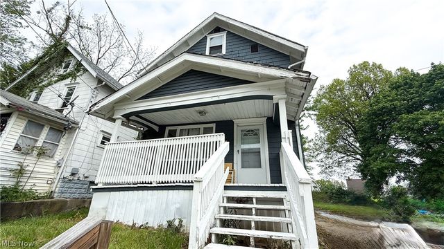 987 Boone Street, Akron, OH 44306