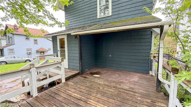 987 Boone Street, Akron, OH 44306