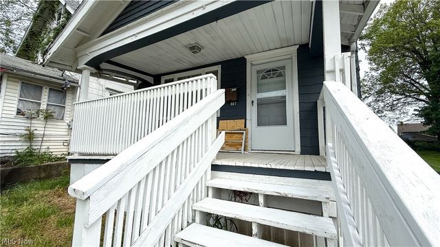 987 Boone Street, Akron, OH 44306