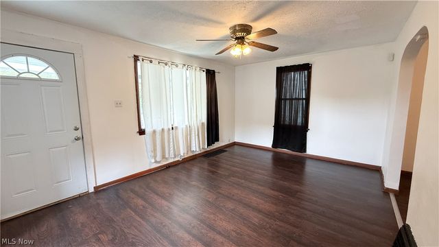 987 Boone Street, Akron, OH 44306