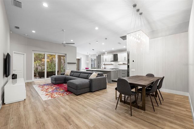 8322 WHISPERING WOODS COURT, Bradenton, FL 34202