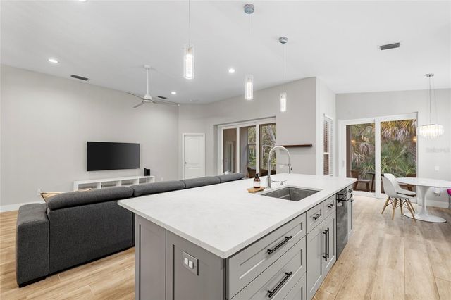 8322 WHISPERING WOODS COURT, Bradenton, FL 34202