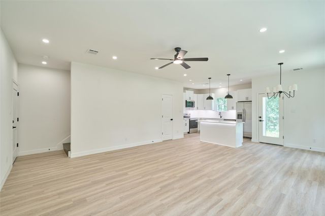 140 Oak Circle, Livingston, TX 77351