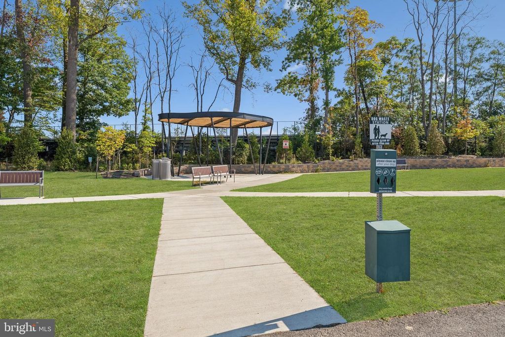 Image 31 of property listing at 3410 CHESTER ALY, Hyattsville, MD 20782