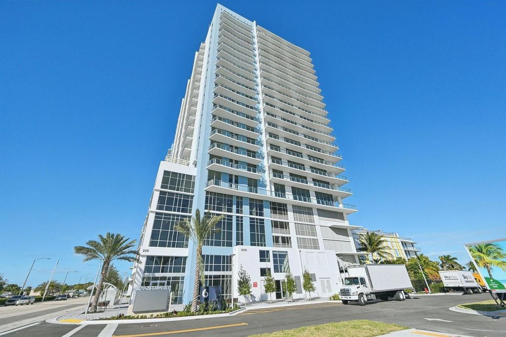 220 Lake Shore Drive 717, West Palm Beach, FL 33403