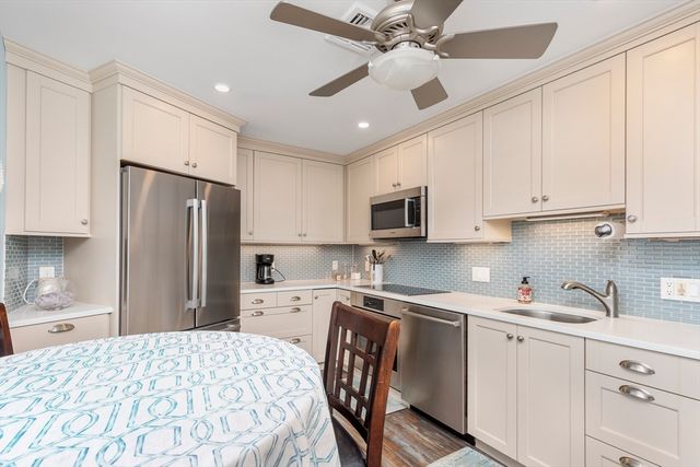 295 Lynn Shore Dr 702, Lynn, MA 01902