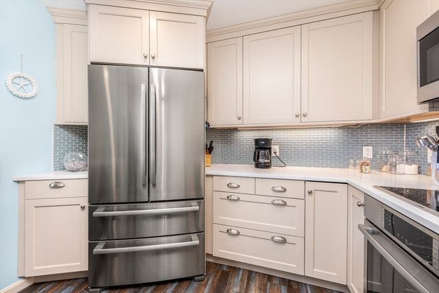 295 Lynn Shore Dr 702, Lynn, MA 01902