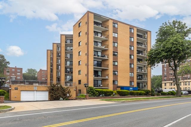 295 Lynn Shore Dr 702, Lynn, MA 01902