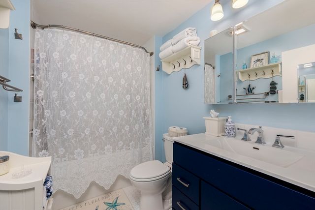 295 Lynn Shore Dr 702, Lynn, MA 01902