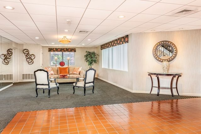 295 Lynn Shore Dr 702, Lynn, MA 01902