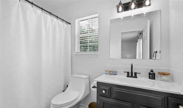 5A & 5B Jonquilla Way, Bentonville, AR 72712