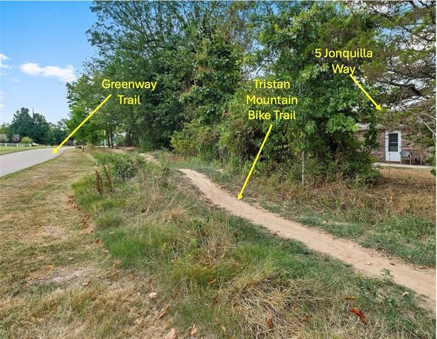 5A & 5B Jonquilla Way, Bentonville, AR 72712