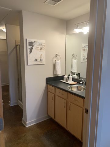 1803 Broadway Apt 427, Nashville, TN 37203