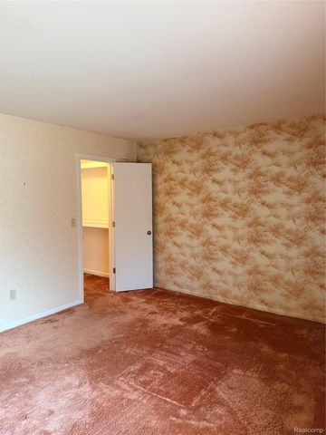 2053 Burgundy Street, West Bloomfield Charter Township, MI 48323