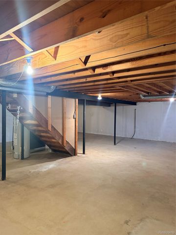 2053 Burgundy Street, West Bloomfield Charter Township, MI 48323