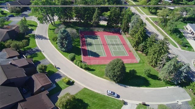 2053 Burgundy Street, West Bloomfield Charter Township, MI 48323