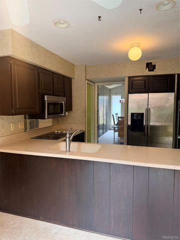 2053 Burgundy Street, West Bloomfield Charter Township, MI 48323