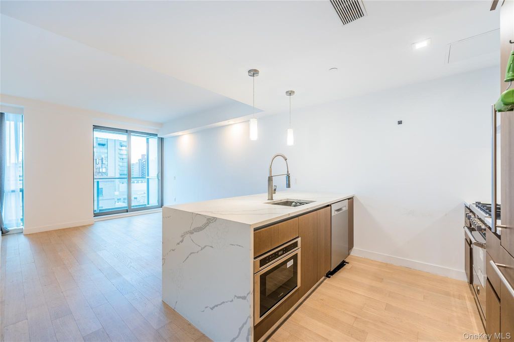 33-66 Farrington Street 8F, Flushing, NY 11355 — exterior