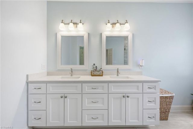 4623 James Crossing Drive, Jamestown, NC 27282