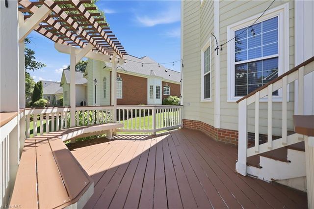 4623 James Crossing Drive, Jamestown, NC 27282