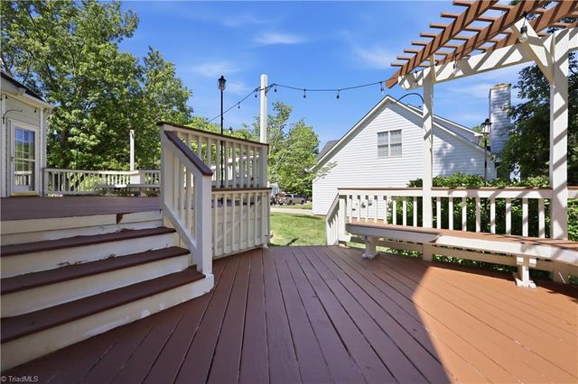 4623 James Crossing Drive, Jamestown, NC 27282