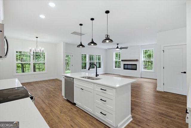 2470 Fischer Road, Sharpsburg, GA 30277