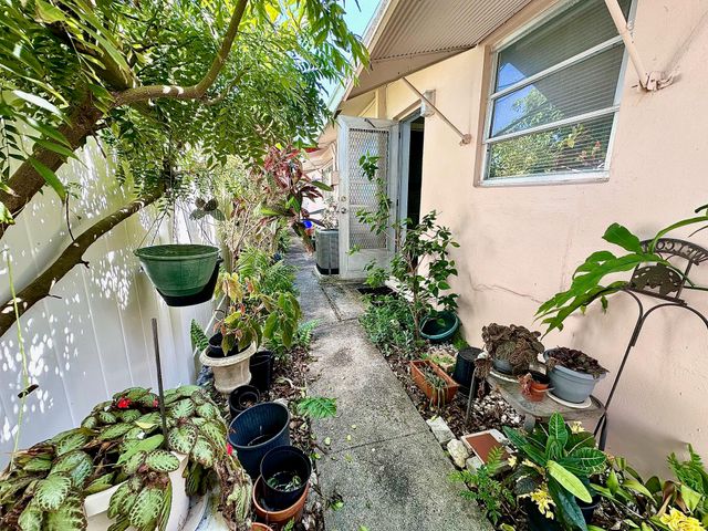 1261 SE 4th Street 2, Deerfield Beach, FL 33441